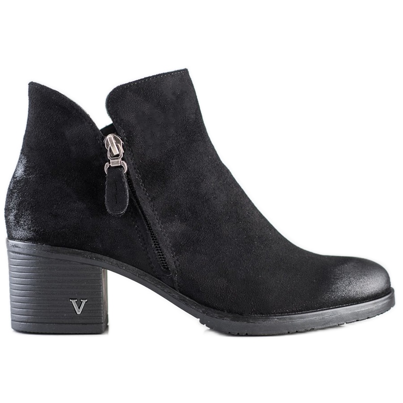 Classic boots on the VINCEZA post black