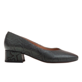 Marco Shoes Green snakeskin pumps with a V-neck Marco Shoes Green snakeskin pumps with a V-neck