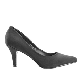 BM Black pumps on the Anahi heel