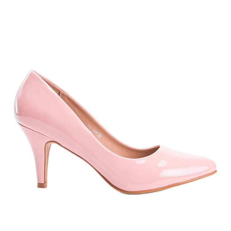 Fergi's pink pumps