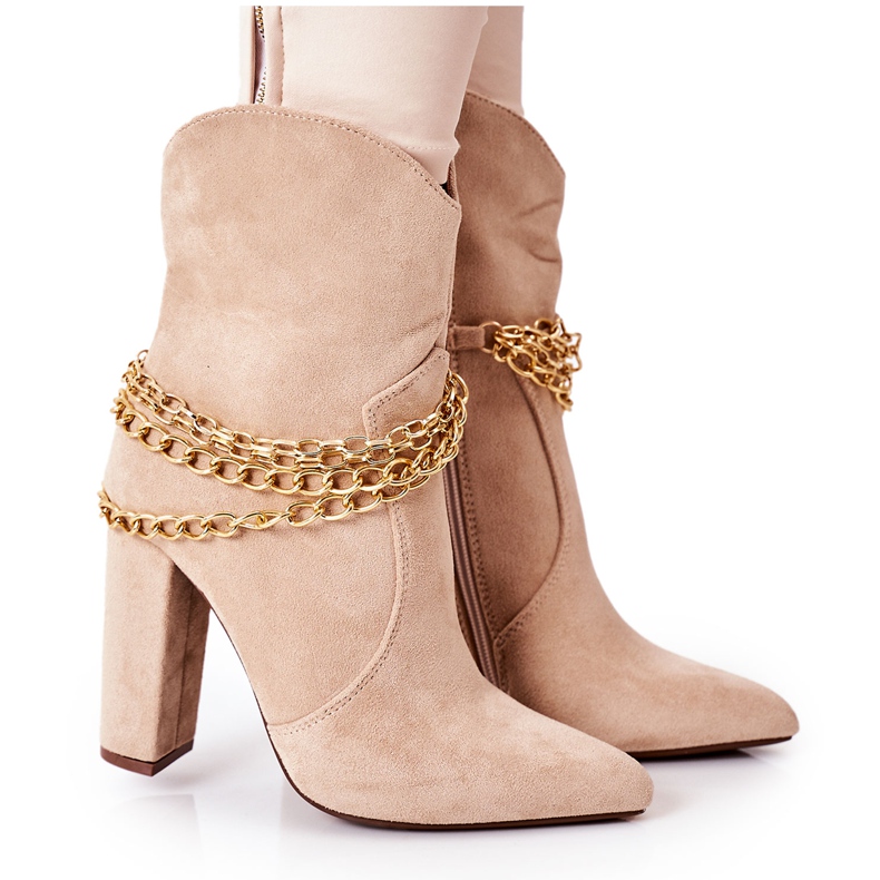 PS1 Warm boots on a post Beige Good Impression