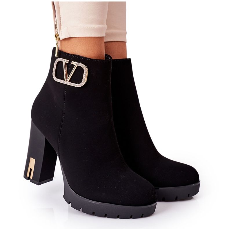 PS1 Black Warm Boots On A Bar Wonderful golden