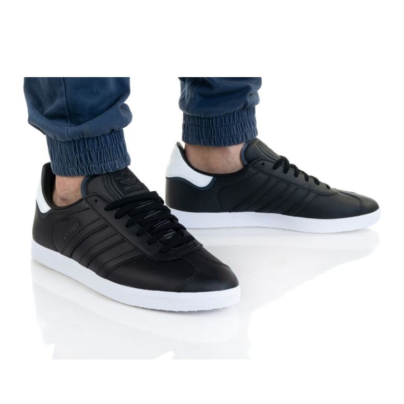 Adidas Gazelle M FU9667 shoes black