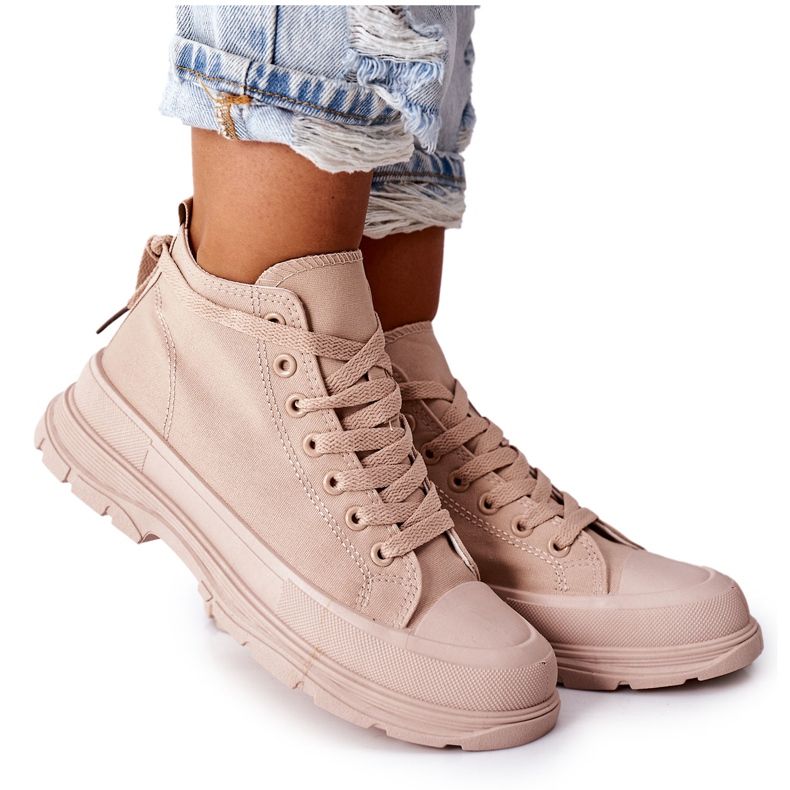 FJ1 High Sneakers Beige Trissy On A Large Sole