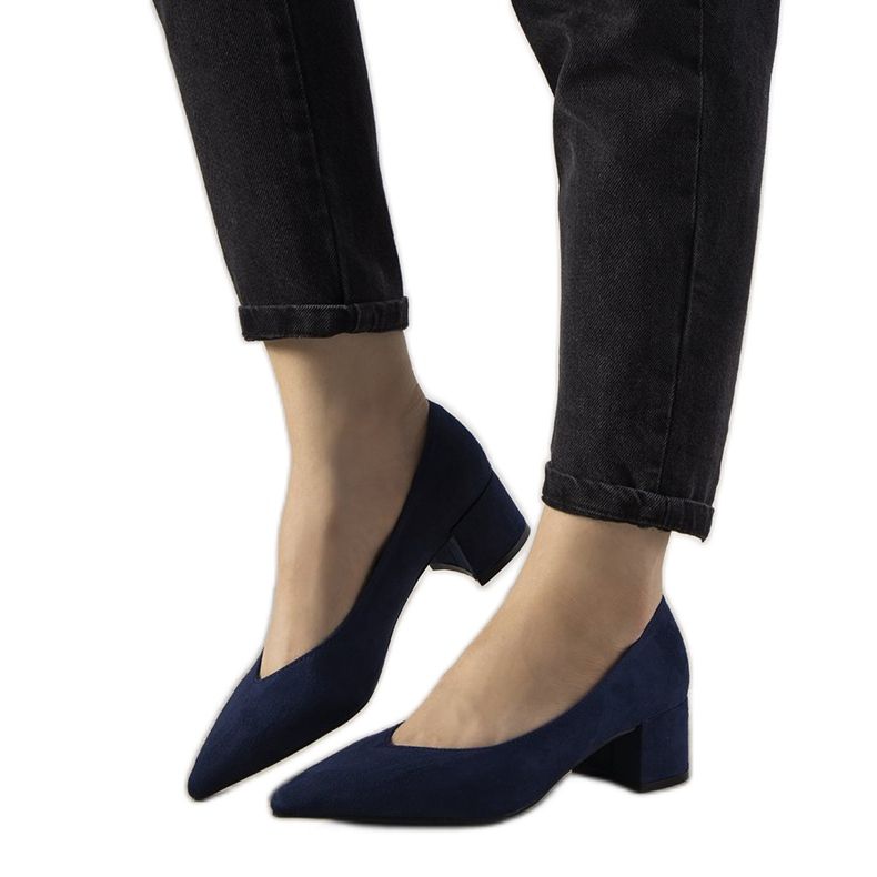 Navy blue pumps on the Floren post Navy blue pumps on the Floren post