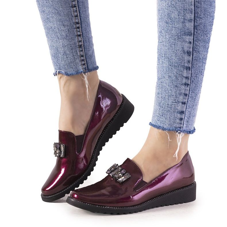 Maroon slip ons with GF-FD9 studs red