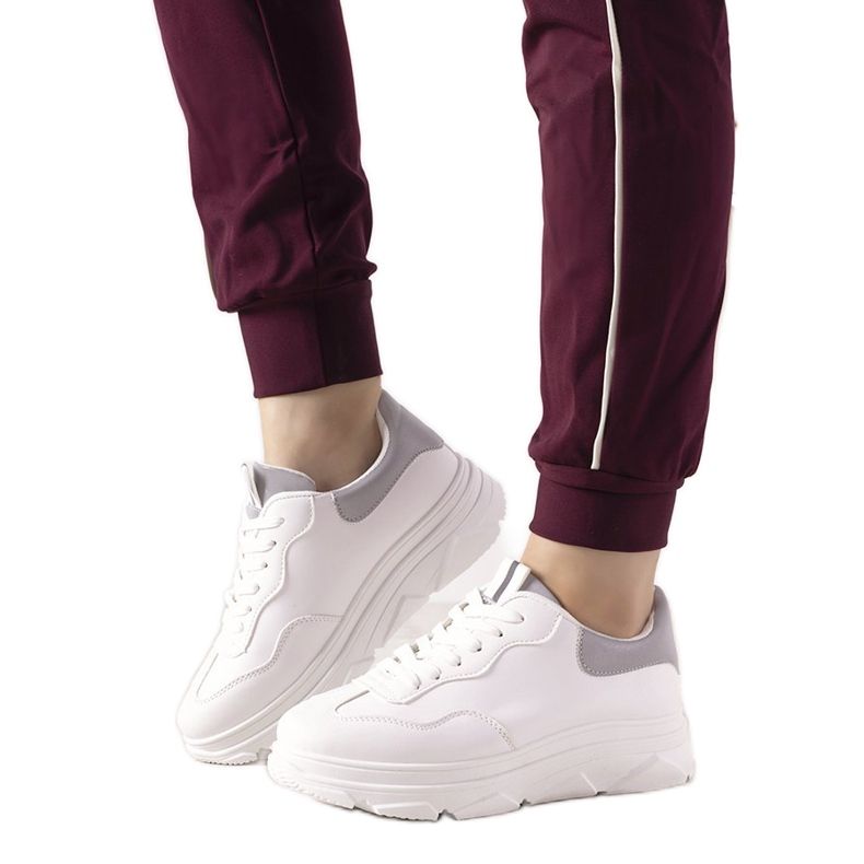 White sneakers with Kaori reflective insert