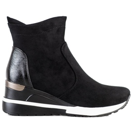 High boots on the wedge VINCEZA black