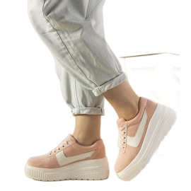Pink sports sneakers with a high Chillout sole