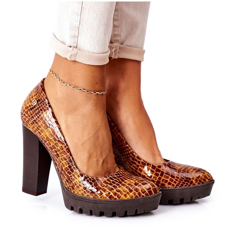 Leather Pumps On A Bar Maciejka 02629-50 Lacquered Ore multicolored