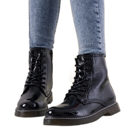 Black lacquered women's Peve boots