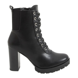 Black Boots on the post black 688-238 Black