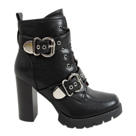 Black wide-heeled boots M556 Black