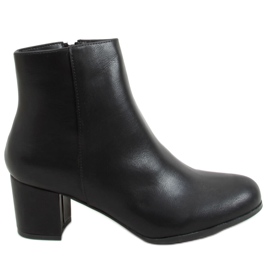 Black low-heeled boots MM6265-1 Black Black low-heeled boots MM6265-1 Black