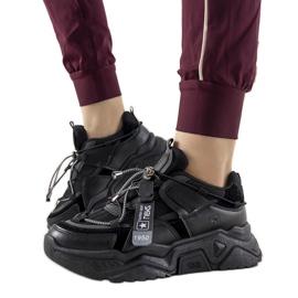 Black women's Temida sneakers