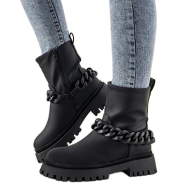 Black boots with Inspiration chain