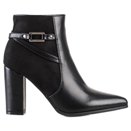 Ideal Shoes Elegant Black Boots In Spitz