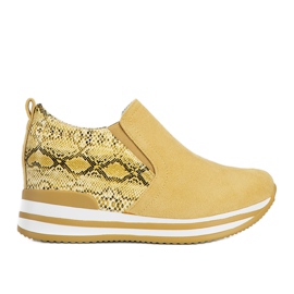 Mustard sneakers on the Infinitale wedge yellow