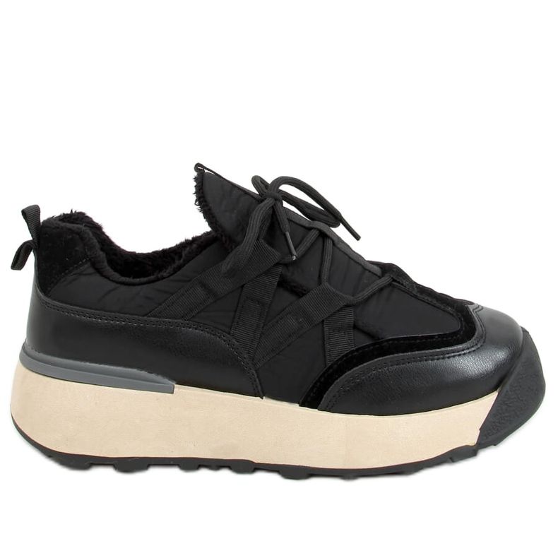 Black insulated sports shoes BL252P Black