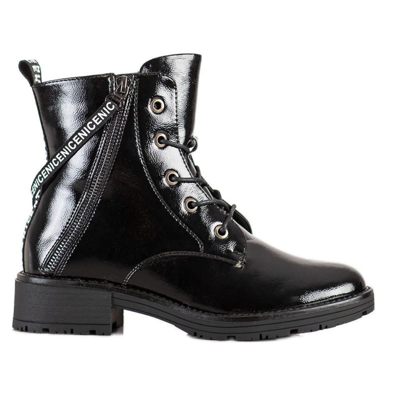Boots with a decorative VINCEZA belt black