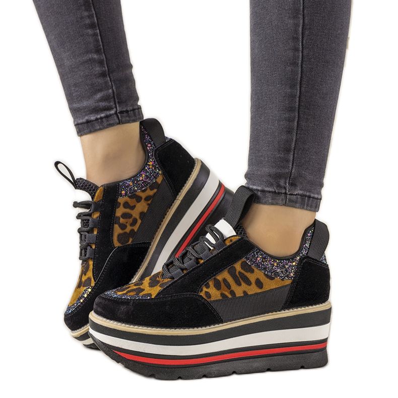 Black sneakers with high Debbi soles brown