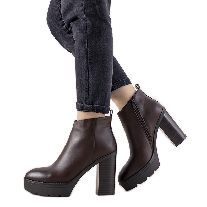 Brown classic boots for the My Need women's post