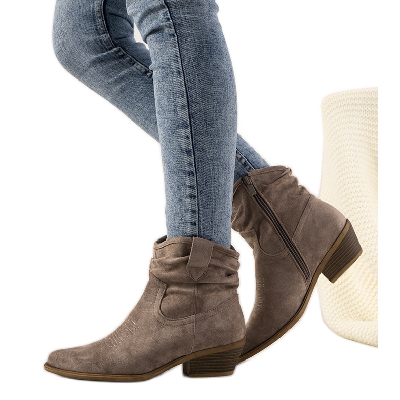 Brown women's Taup cowboy boots