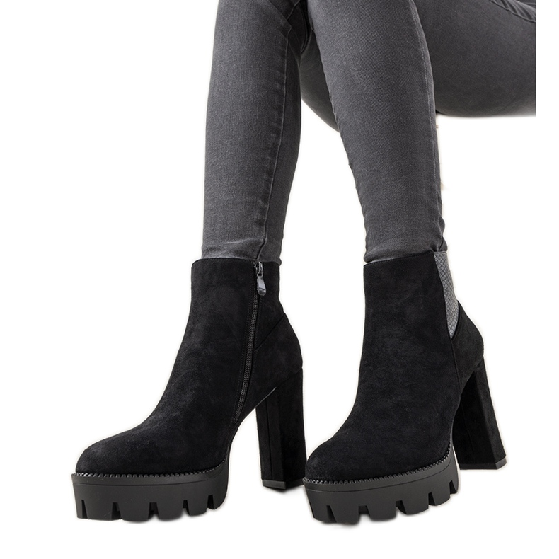 Black women's boots on a thick sole Idalina