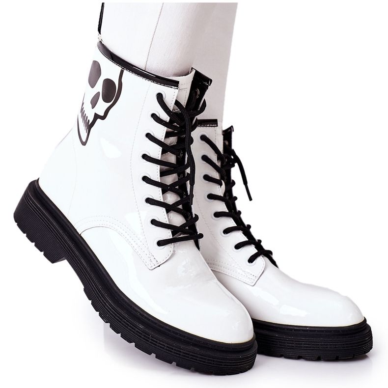 Women's Boots with a skull GOE II2N4048 White