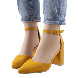Mustard pumps on the Natalie post yellow
