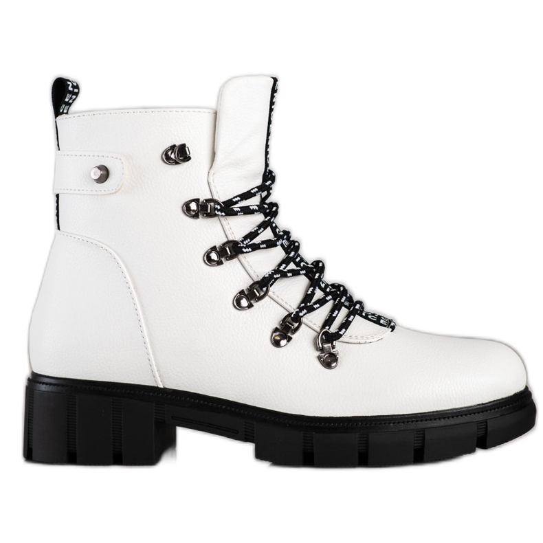 White Workers On The VINCEZA Platform