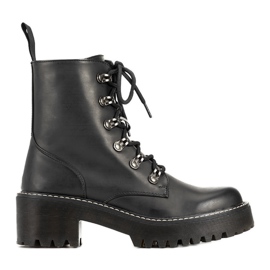 Black women's shoes from Amedee Black women's shoes from Amedee