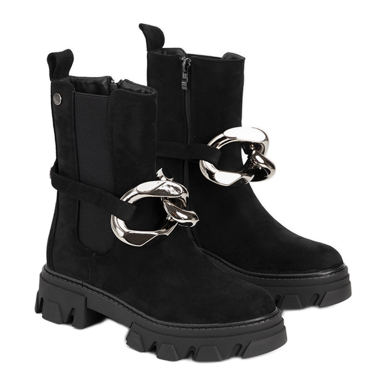 Black boots with a gold chain from Gareau