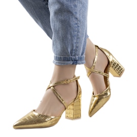 Gold pumps on the Strutt post golden Gold pumps on the Strutt post golden
