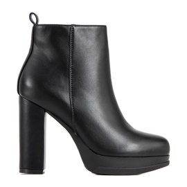 Black women's boots on a high post by Feria Black women's boots on a high post by Feria