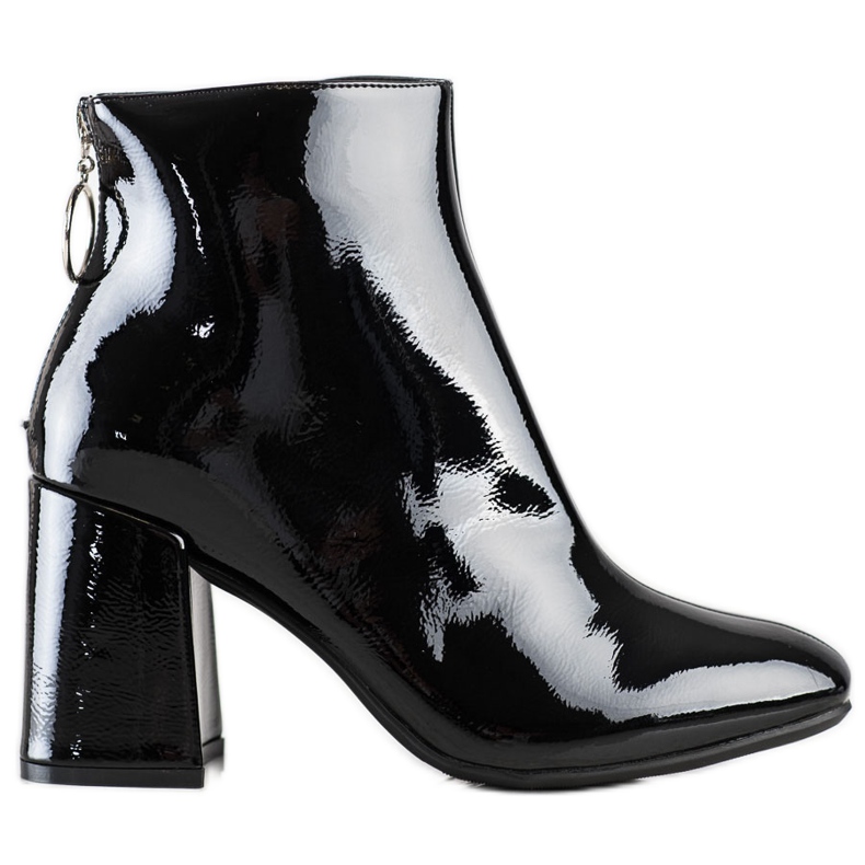 Lucky Shoes Lacquered boots on the post black