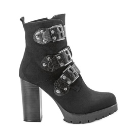 Black boots on the Corgi post