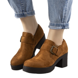 Camel shoes on the Leonie post brown