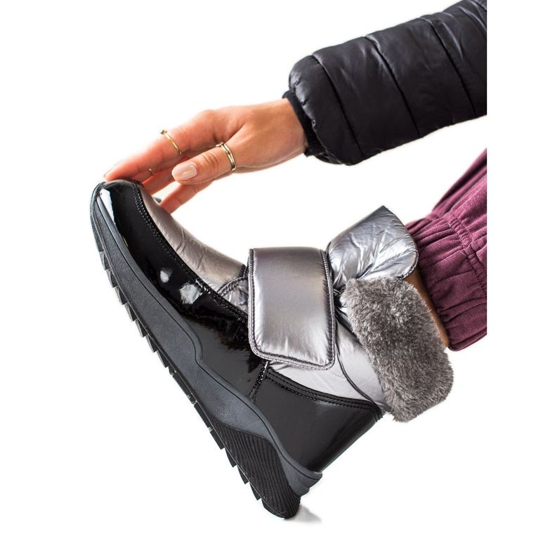 S. BARSKI Snow boots with fur by S.BARSKI black silver