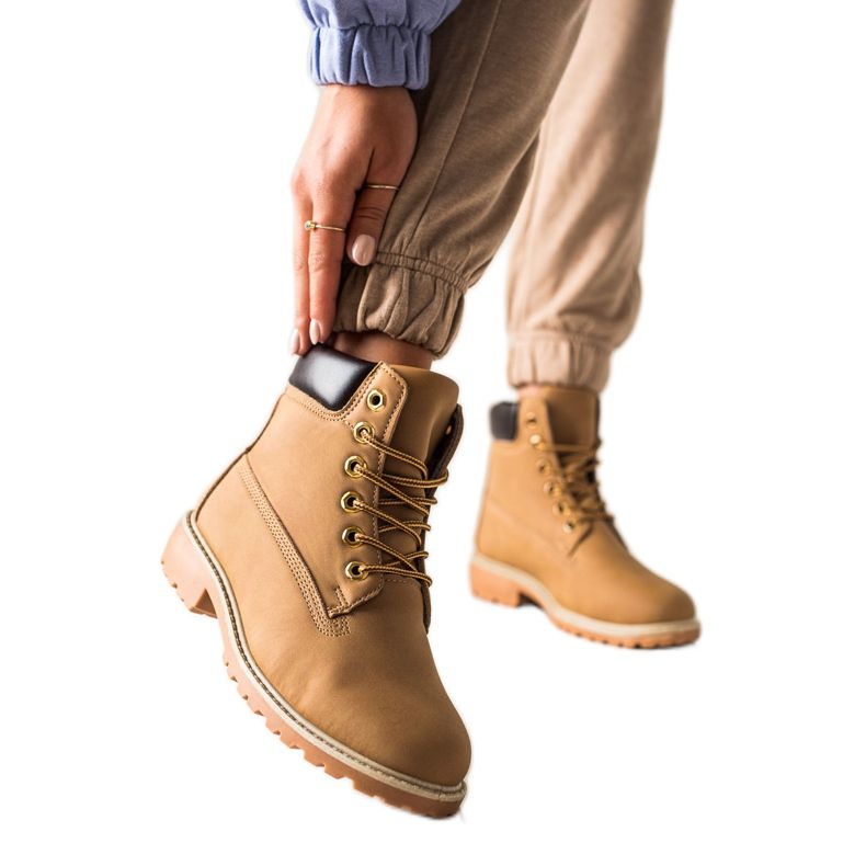 Diamantique Classic Brown Trappers yellow Diamantique Classic Brown Trappers yellow