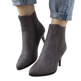 Gray boots on a Varela heel grey