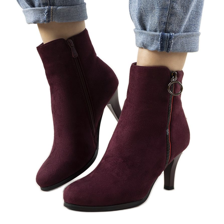 Maroon boots with a decorative Yoana zipper claret