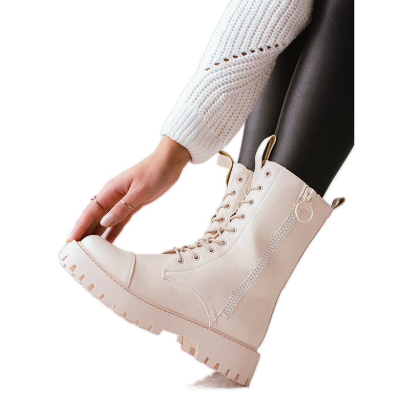 TRENDI Classic beige combat boots