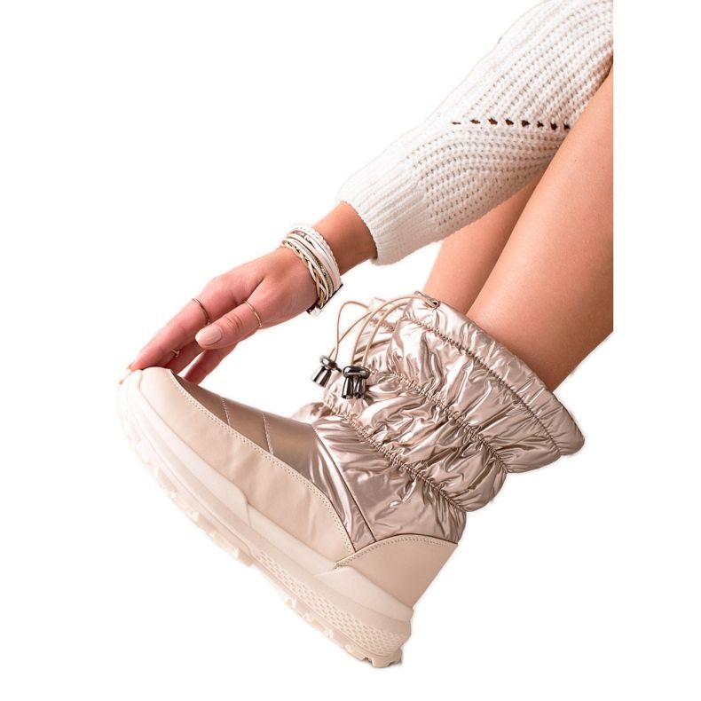 TRENDI Fashionable golden snow boots