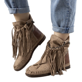 Beige women's boots in the style of boho Maral Beige women's boots in the style of boho Maral