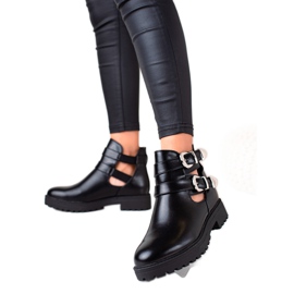 Bestelle Black Boots With Buckles