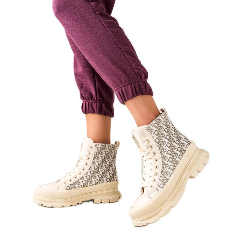 TRENDI High Beige Fashion Sneakers