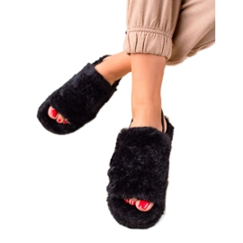 TRENDI Black Slippers On An Eraser