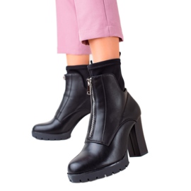 Bestelle Black Boots On High Heels Bestelle Black Boots On High Heels