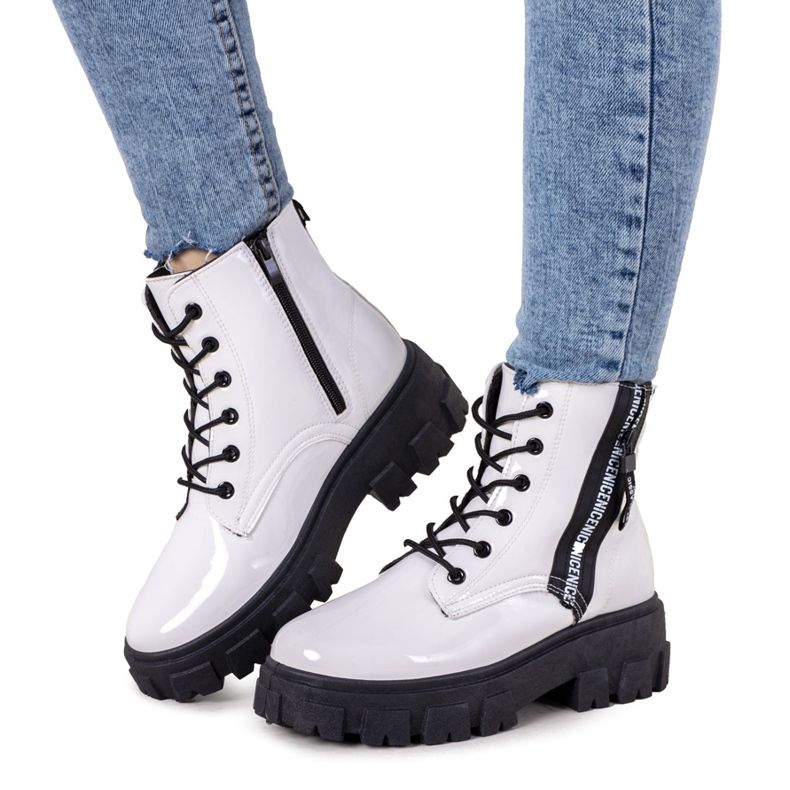 White lacquered boots Brisette